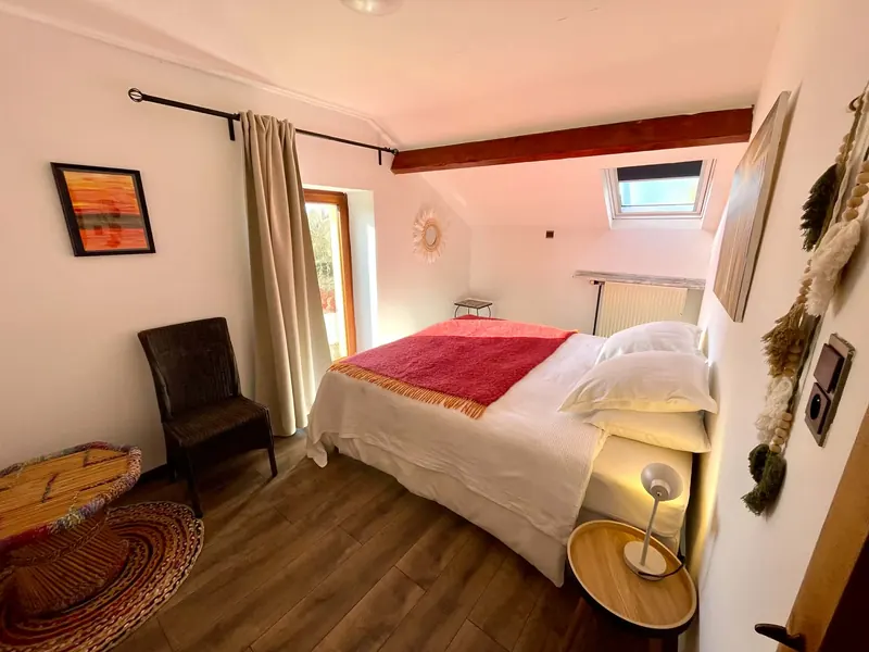 Bedroom 3 with window to the garden and the park of Virton